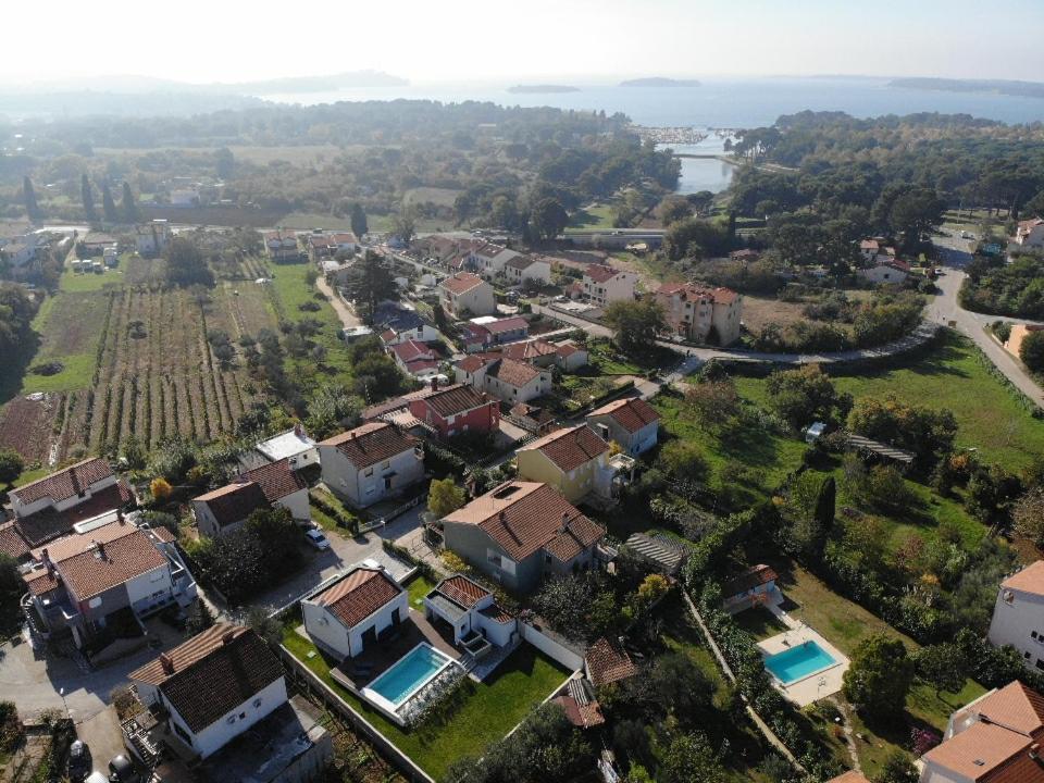 Villa Lana Valbandon エクステリア 写真