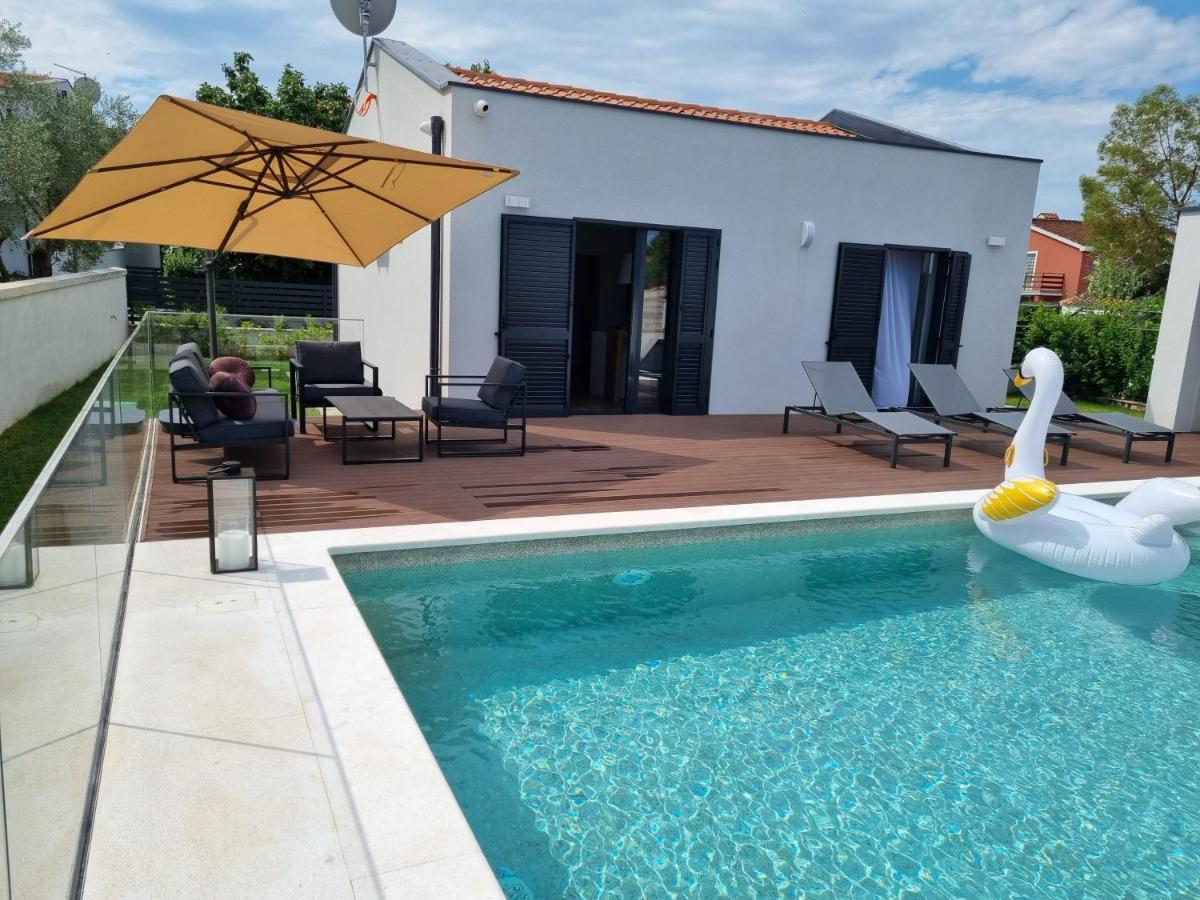 Villa Lana Valbandon エクステリア 写真